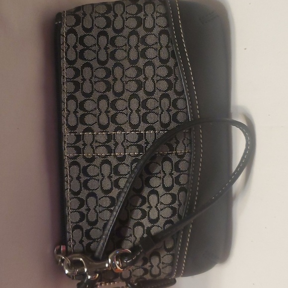 Authentic Coach Wristlet - Picture 10 of 10